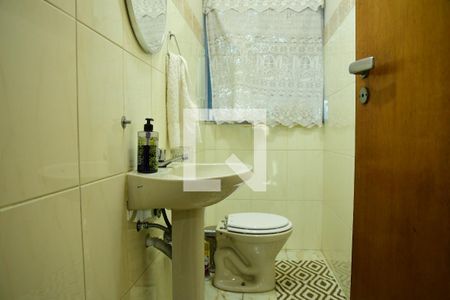 Lavabo de casa de condomínio para alugar com 3 quartos, 395m² em Jardim das Flores, Cotia