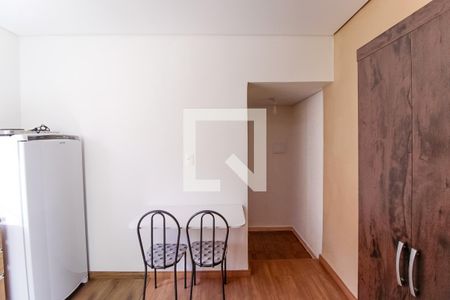 Sala de kitnet/studio para alugar com 1 quarto, 18m² em Cidade São Mateus, São Paulo