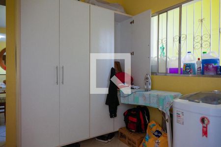 Casa à venda com 327m², 3 quartos e 2 vagas Casa à venda com 327m², 3 quartos e 2 vagasÁrea de Serviço