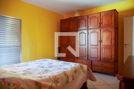 Casa à venda com 327m², 3 quartos e 2 vagas Casa à venda com 327m², 3 quartos e 2 vagasSuíte