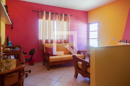 Casa à venda com 327m², 3 quartos e 2 vagas Casa à venda com 327m², 3 quartos e 2 vagasEscritório