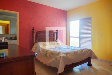 Casa à venda com 327m², 3 quartos e 2 vagas Casa à venda com 327m², 3 quartos e 2 vagasSuíte