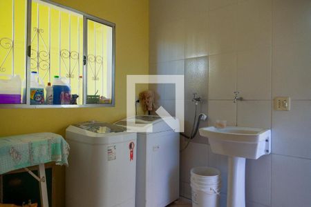 Casa à venda com 327m², 3 quartos e 2 vagas Casa à venda com 327m², 3 quartos e 2 vagasCozinha e Área de Serviço