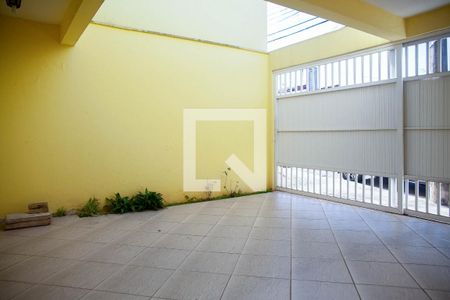 Casa à venda com 327m², 3 quartos e 2 vagas Casa à venda com 327m², 3 quartos e 2 vagasGaragem
