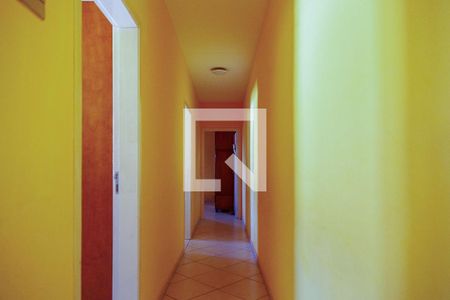 Casa à venda com 327m², 3 quartos e 2 vagas Casa à venda com 327m², 3 quartos e 2 vagasCorredor