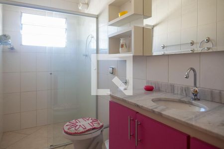 Casa à venda com 327m², 3 quartos e 2 vagas Casa à venda com 327m², 3 quartos e 2 vagasBanheiro