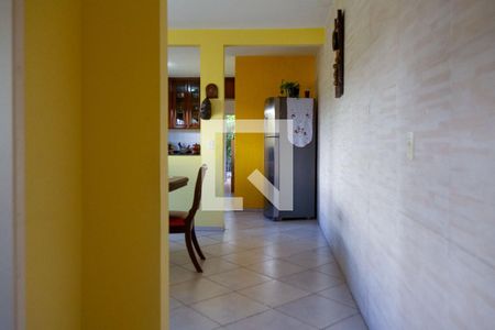 Casa à venda com 327m², 3 quartos e 2 vagas Casa à venda com 327m², 3 quartos e 2 vagasCorredor