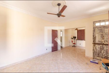 Sala  de casa à venda com 4 quartos, 350m² em Icaraí, Niterói