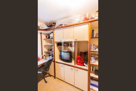 Apartamento à venda com 126m², 3 quartos e 2 vagas Apartamento à venda com 126m², 3 quartos e 2 vagasArmário