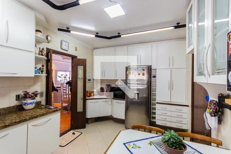 Apartamento à venda com 126m², 3 quartos e 2 vagas Apartamento à venda com 126m², 3 quartos e 2 vagasCozinha