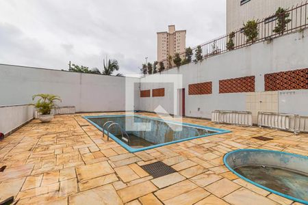 Apartamento à venda com 126m², 3 quartos e 2 vagas Apartamento à venda com 126m², 3 quartos e 2 vagasÁrea comum - Piscina