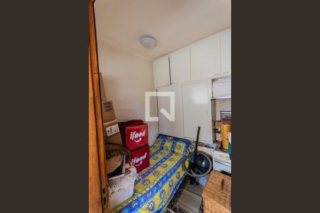 Apartamento à venda com 126m², 3 quartos e 2 vagas Apartamento à venda com 126m², 3 quartos e 2 vagasQuarto de Serviço