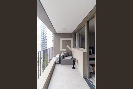 Varanda de kitnet/studio para alugar com 1 quarto, 30m² em Cerqueira César, São Paulo