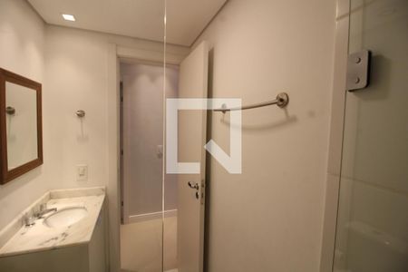 Banheiro de apartamento à venda com 2 quartos, 68m² em Marechal Rondon, Canoas