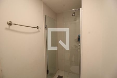 Banheiro de apartamento à venda com 2 quartos, 68m² em Marechal Rondon, Canoas