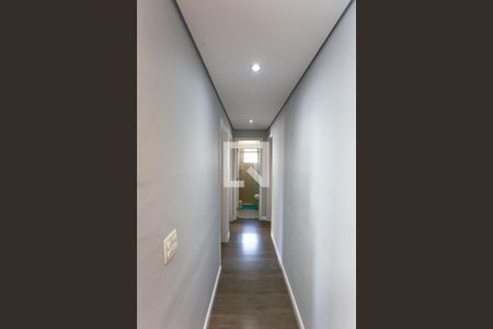 Corredor de apartamento à venda com 3 quartos, 133m² em Vila Suzana, São Paulo