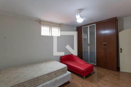 Suíte de casa à venda com 3 quartos, 250m² em Vila Granada, São Paulo