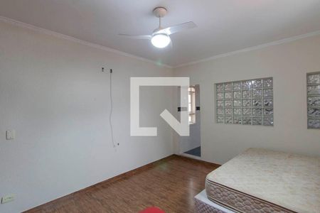 Suíte de casa à venda com 3 quartos, 250m² em Vila Granada, São Paulo