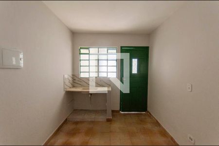 Cozinha de casa para alugar com 1 quarto, 45m² em Vila Uniao (zona Leste), São Paulo