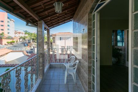 Varanda da Sala de casa para alugar com 2 quartos, 80m² em Cachoeirinha, Belo Horizonte