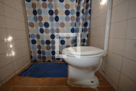 Banheiro da suite de apartamento à venda com 1 quarto, 50m² em Olaria, Rio de Janeiro