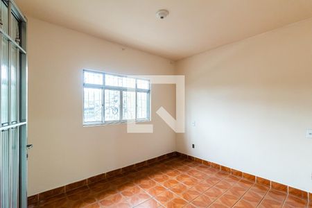 Sala de estar de casa para alugar com 3 quartos, 120m² em Vila Santo Antônio, Ferraz de Vasconcelos