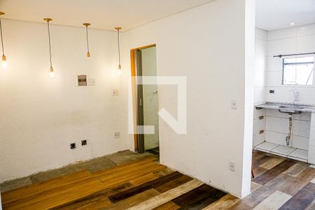 Sala - Cozinha - Quarto1 de casa para alugar com 1 quarto, 50m² em Vila Gilda, Santo André