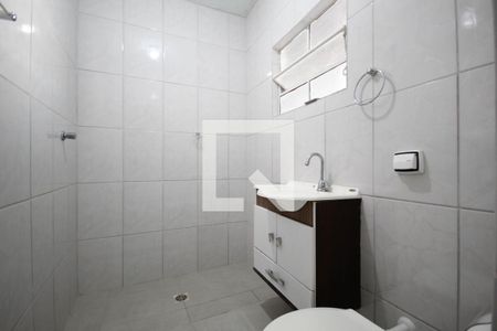 Banheiro de casa para alugar com 1 quarto, 50m² em Santo Antônio, Osasco