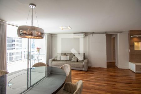 Sala de apartamento à venda com 2 quartos, 108m² em Cambuí, Campinas