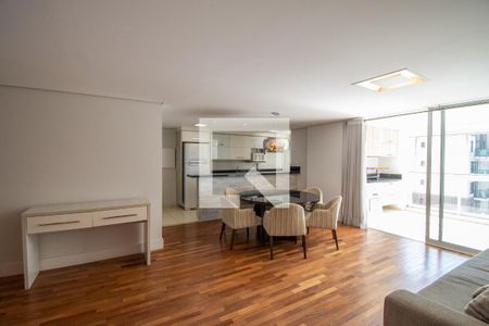 Sala de apartamento à venda com 2 quartos, 108m² em Cambuí, Campinas