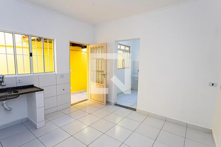 Cozinha de casa para alugar com 1 quarto, 30m² em Jardim Regina, São Paulo