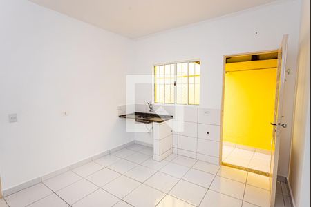 Cozinha de casa para alugar com 1 quarto, 30m² em Jardim Regina, São Paulo