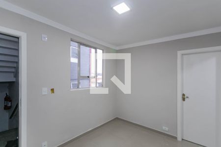 Sala de apartamento para alugar com 2 quartos, 47m² em Vila Industrial, Mogi das Cruzes