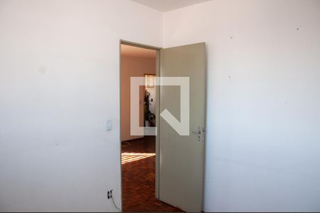 Quarto de apartamento para alugar com 2 quartos, 50m² em Arvoredo, Contagem