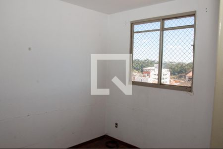 Quarto de apartamento para alugar com 2 quartos, 50m² em Arvoredo, Contagem