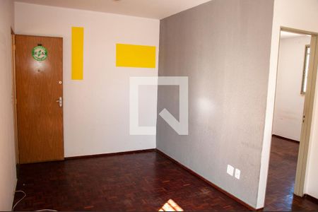 Sala de apartamento para alugar com 2 quartos, 50m² em Arvoredo, Contagem