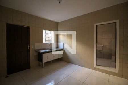 Sala/Cozinha de casa para alugar com 1 quarto, 45m² em Parque Maria Domitila, São Paulo