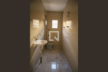 Banheiro de casa para alugar com 1 quarto, 45m² em Parque Maria Domitila, São Paulo
