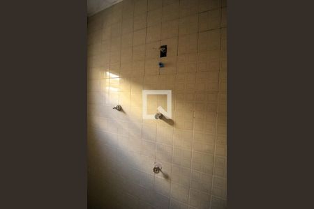 Banheiro de casa para alugar com 1 quarto, 45m² em Parque Maria Domitila, São Paulo