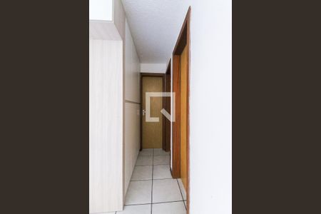 Corredor de apartamento para alugar com 2 quartos, 34m² em Jardim Leopoldina, Porto Alegre