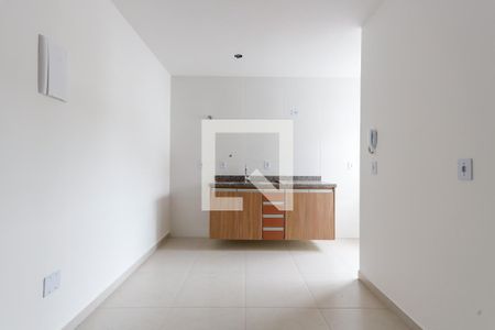 Sala e Cozinha de apartamento para alugar com 1 quarto, 25m² em Vila Constança, São Paulo