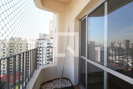 Varanda  de apartamento para alugar com 2 quartos, 70m² em Indianópolis, São Paulo