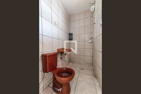 Banheiro de kitnet/studio para alugar com 1 quarto, 55m² em Jardim São Januário, São Paulo