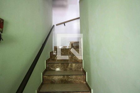 escada de casa à venda com 4 quartos, 270m² em Vila Cleonice, São Paulo