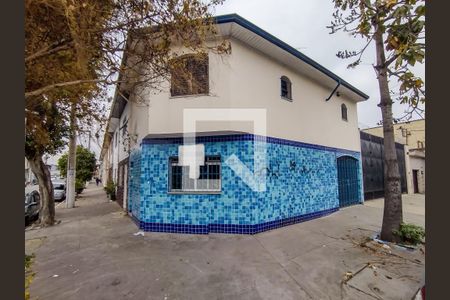 Casa para alugar com 70m², 2 quartos e 1 vaga Casa para alugar com 70m², 2 quartos e 1 vagaFachada