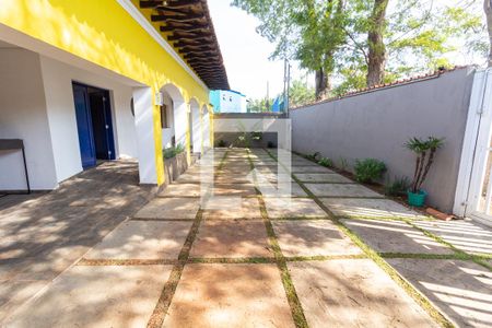 Casa à venda com 600m², 4 quartos e 6 vagas Casa à venda com 600m², 4 quartos e 6 vagasGaragem