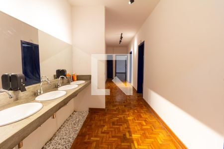 Casa à venda com 600m², 4 quartos e 6 vagas Casa à venda com 600m², 4 quartos e 6 vagasHall de Entrada