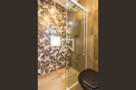 Casa à venda com 600m², 4 quartos e 6 vagas Casa à venda com 600m², 4 quartos e 6 vagasBanheiro Suíte