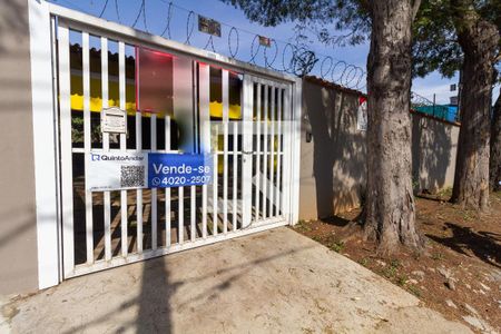 Casa à venda com 600m², 4 quartos e 6 vagas Casa à venda com 600m², 4 quartos e 6 vagasFachada