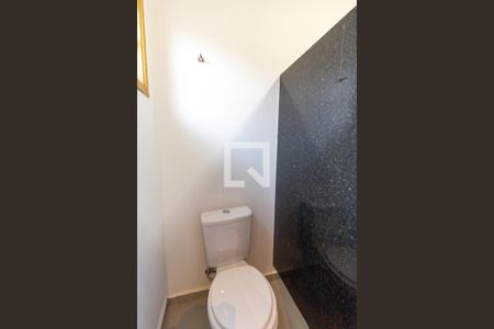 Casa à venda com 600m², 4 quartos e 6 vagas Casa à venda com 600m², 4 quartos e 6 vagasBanheiro Social